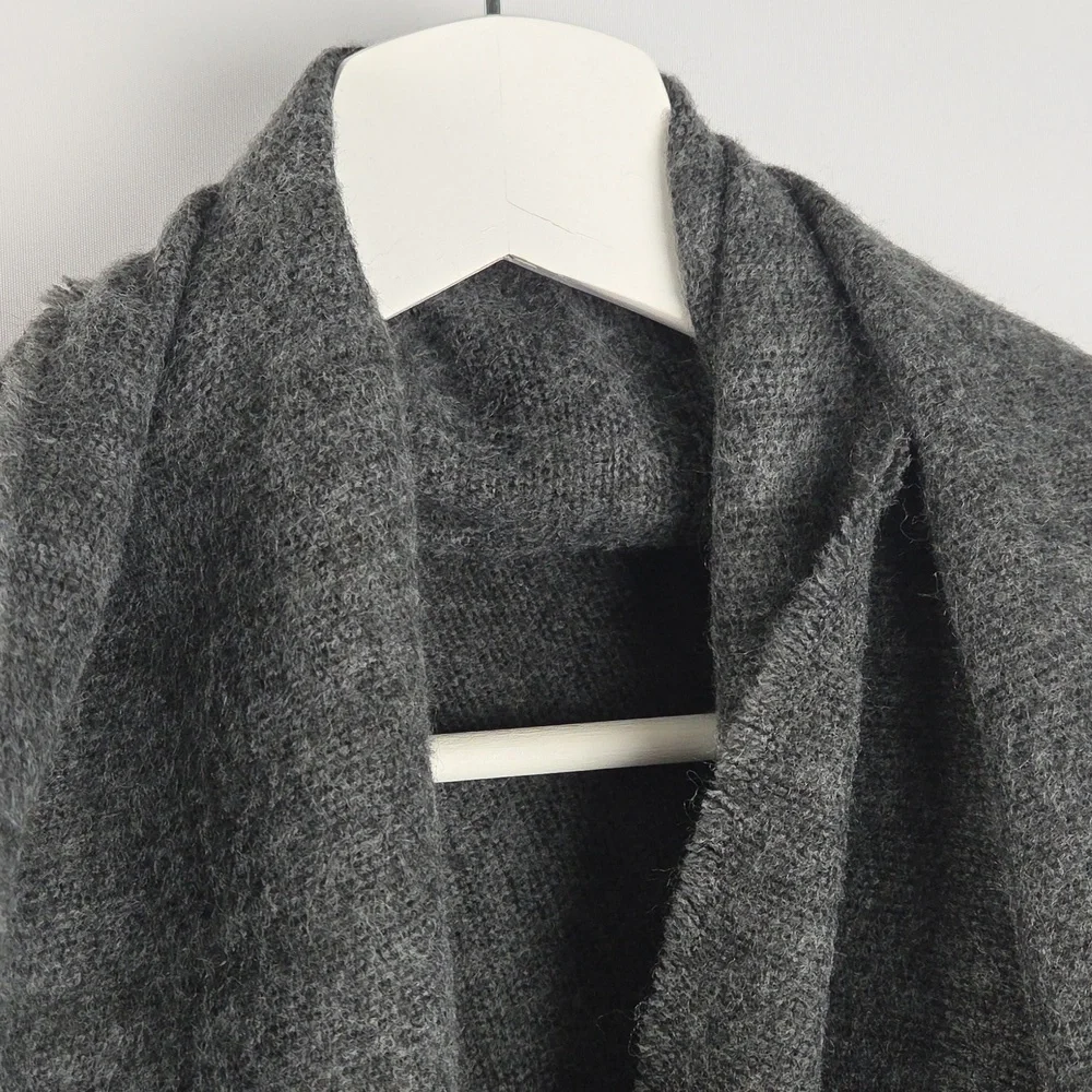 Steve Madden Unisex Grey Fringe Scarf 1 SFM, NWT